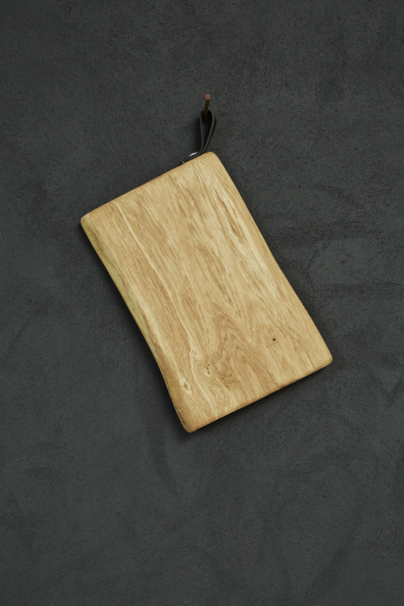 Laura Living Schneidebrett Leder Griff aus massivem Eichenholz 35x25cm