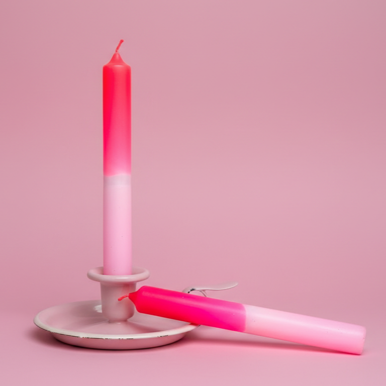 rosa Emaille Kerzenständer mit rosa pinken Kerzen als Set